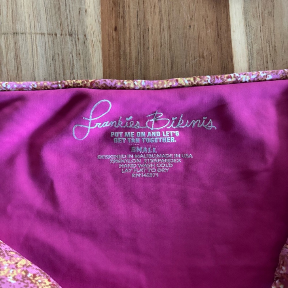 Frankie’s Bikinis Set - Picture 8 of 11
